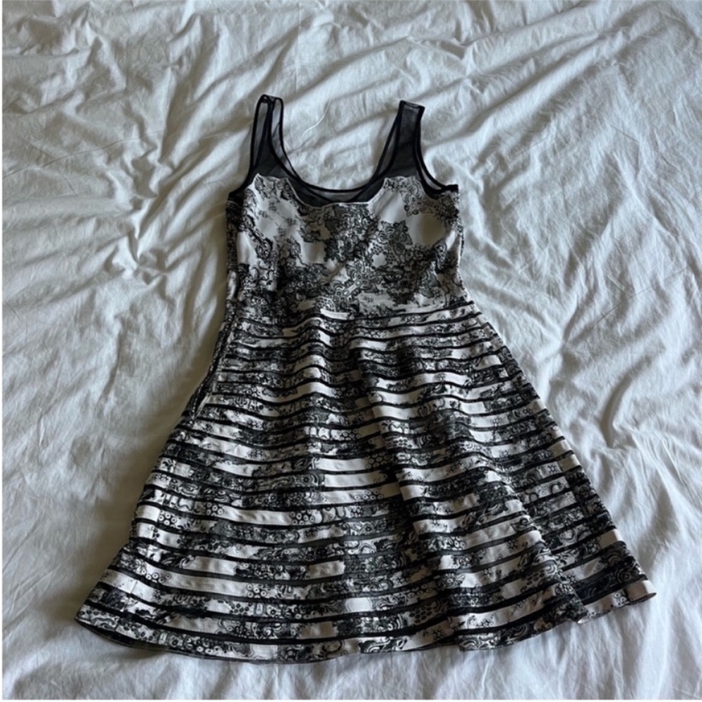 Parker Silk Mesh Black White Printed Mini Dress XS - Picture 4 of 8